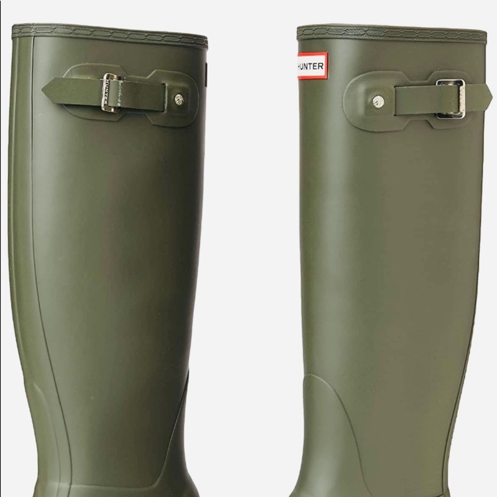 New in box hunter boots olive green size 6 W.